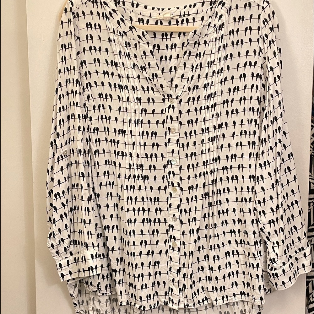 White with black Bird print tunic top. Size 1X